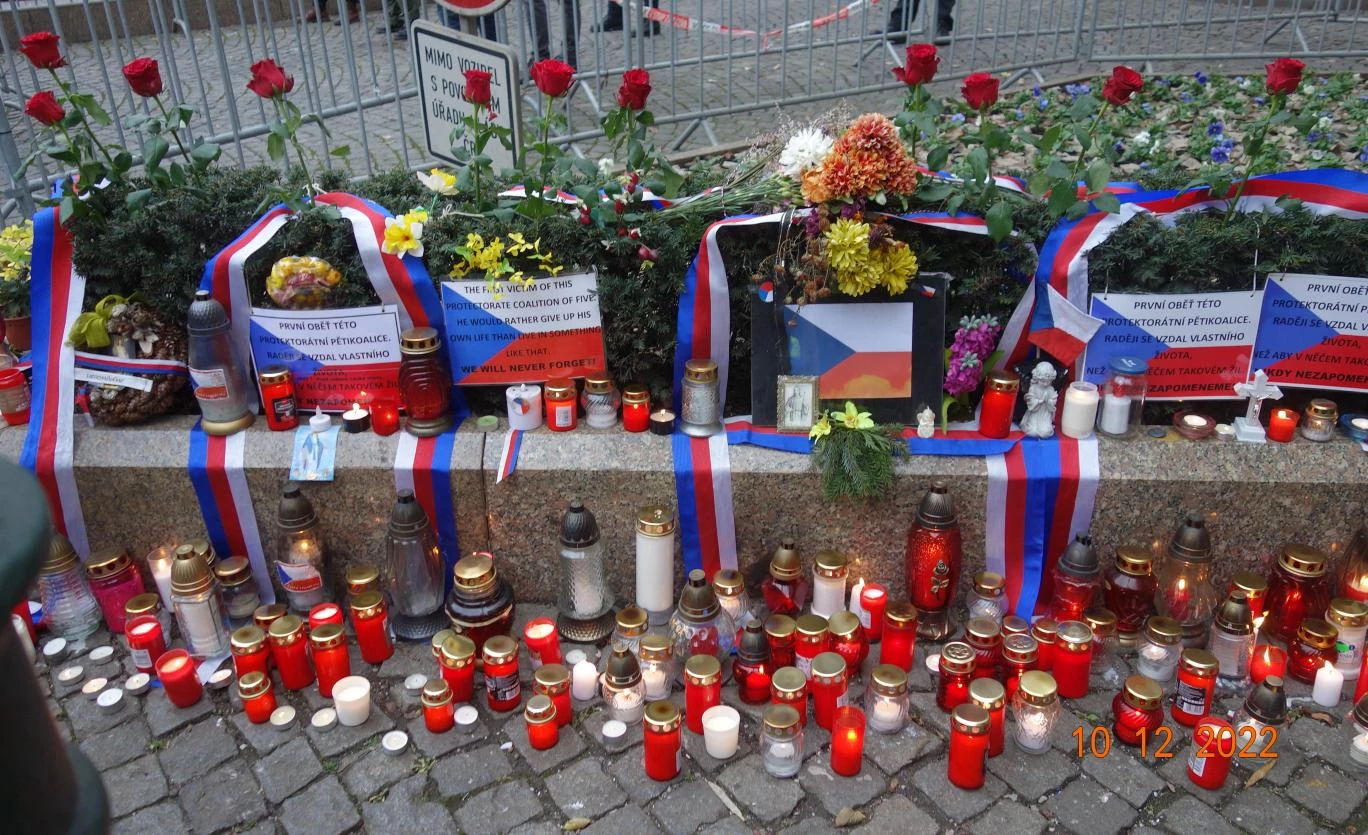 sebevražda u vlády 0b6d0