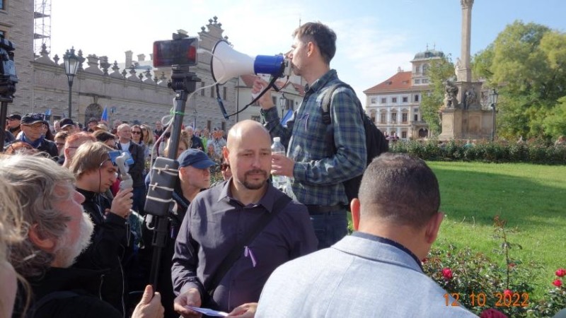 Smutné: prezident Zeman nemá čas na zástupce skoro 40 000 protestujících. Je to ještě český prezident?