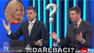 Proč se Skopeček chová jako blbeček? Stejné dělá pokakaný chlapeček...