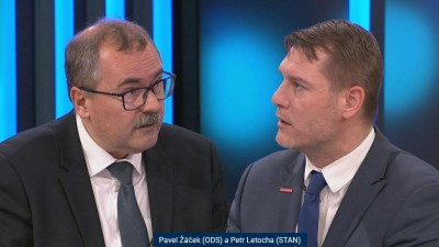 Důchod 20 000Kč? Nepřípustné! Snížíme na polovinu, nebudete nás okrádat, musíme nakoupit tanky a bomby, řvou Žáčkové, Letochové...