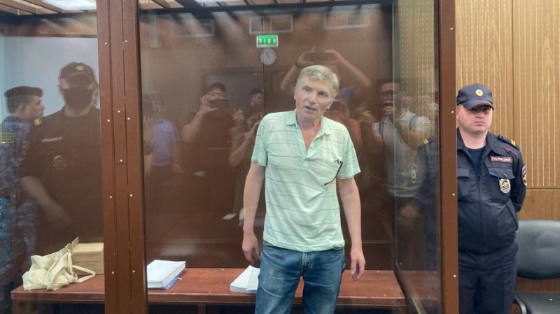 Prezidente Putine, sedm let pro Gorinova za protest proti válce je zločin!