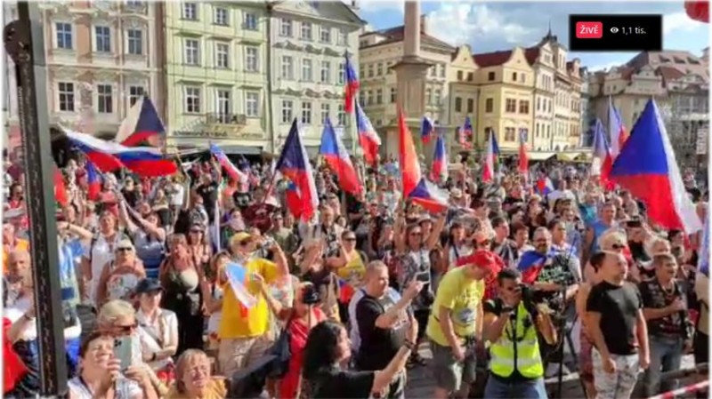 A masmédia zoufale a se strachem mlčí! První demonstrace a ticho jako v hrobě!