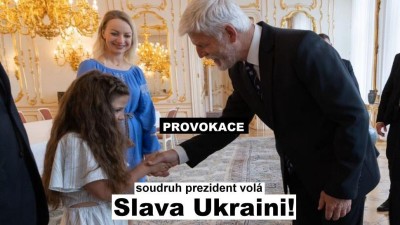 Pol&aacute;k (76 let) ml&aacute;til stra&scaron;ně hodnou Ukrajinku důchodcovskou hol&iacute; po hlavě
