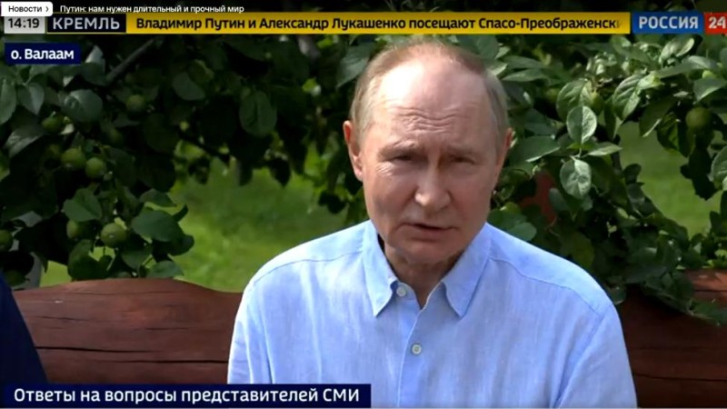 Proč Donaldu Trumpovi ujíždí s Ukrajinou nervy? Ocelové nervy Putina spojené s pohyby lasičky prostě nepochopil.