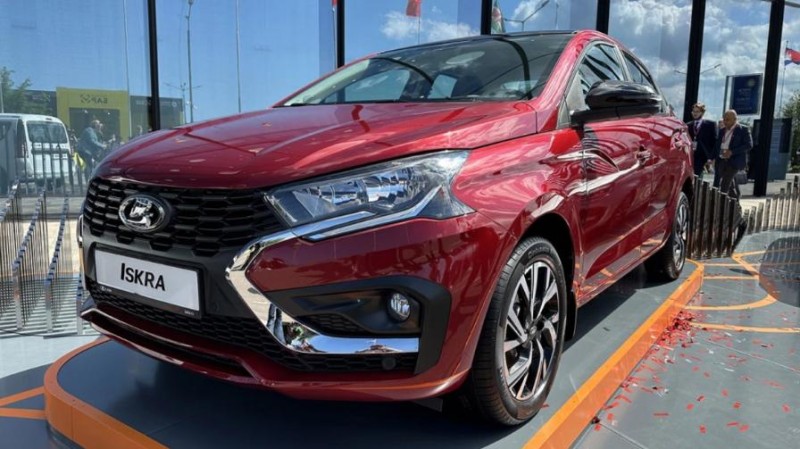 Neuvěřitelné: další ryze ruské auto v prodeji! Lada Iskra z Togliatti