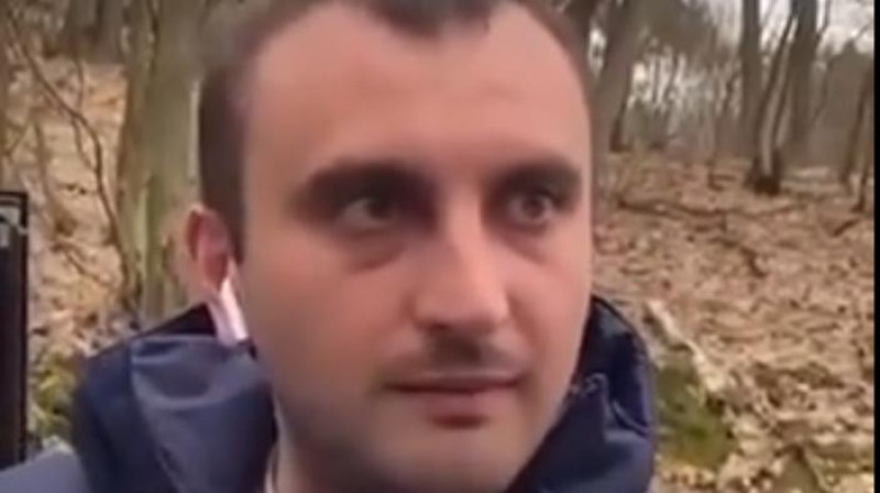 Jdeme do Čésku, musítě nás prijmout. Já bojóvat nechci, mám mercedes...