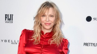 Courtney Love, bývalá manželka Kurta Cobeina z Nirvany se halasně na protest proti Trumpovi přestěhovala do Británie