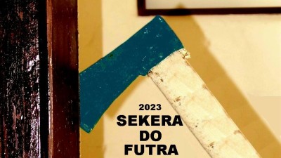 Kolik stojí benzín, když dluh Česka vůči zahraničí překročil hranici čtyř a půl bilionu korun?