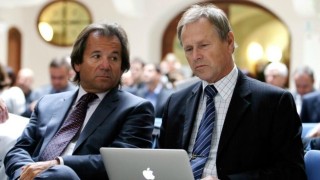 Zrušme výsluhy těm, kdo dál žijí za peníze od státu