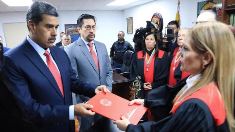 Venezuelský prezident Nicolás Maduro předložil svou žádost o přezkoumání volebního hlasování  Nejvyššímu soudu.