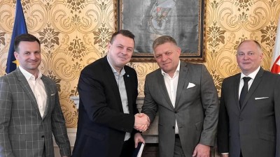 VIDEO: A stejný terč jako z Fica udělaly stvůry z Jindřicha Rajchla a jeho rodiny