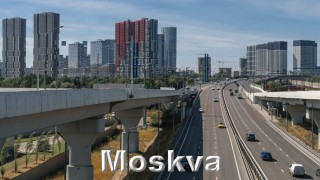 Moskva (pozor, ne Rusko, ale Moskva) do roku 2024 otevře 250km silnic. A my?