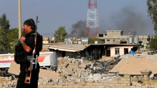 Divná zpráva: Irák napadl raketami USA. V Sýrii...