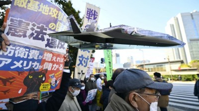 Kruh se uzavírá: proč válka na Ukrajině? I Japonsko jako mopslík...