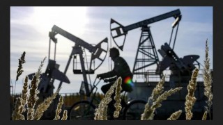 Rusko se rozhodlo omezit produkci a export ropy